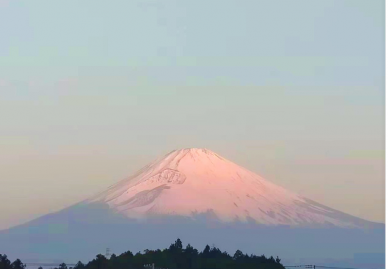時之栖「山羊の丘コテージ」からの富士山