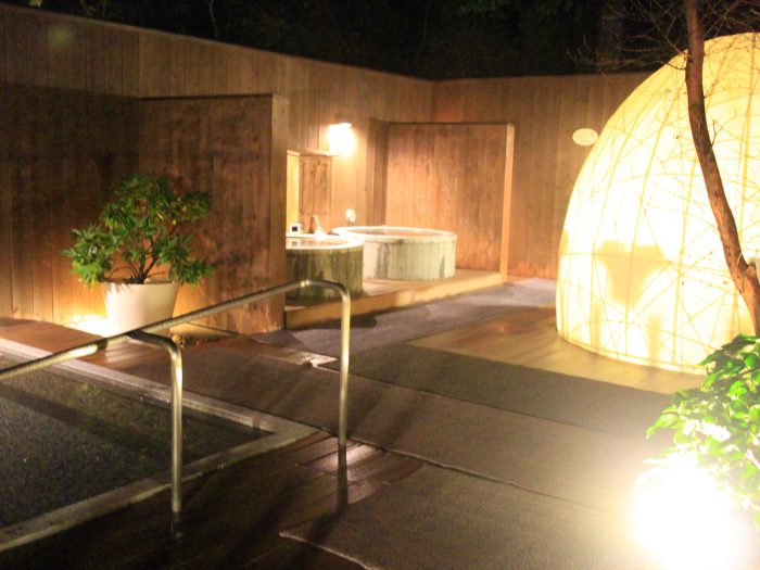 箱根レイクホテルの露天風呂「湯房MAYUの森」