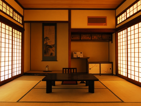 湯回廊菊屋　夏目漱石が滞在した「梅の間」