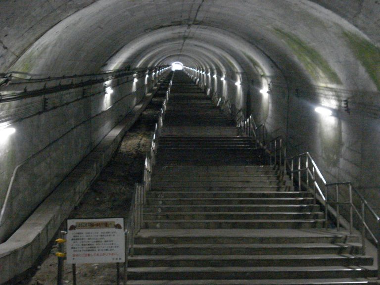 土合駅の階段 