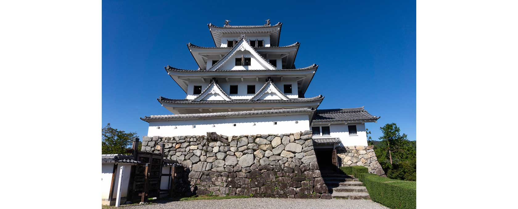 日本最古の木造再建城