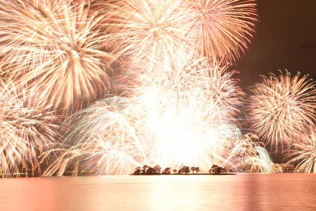 松江水郷祭の花火
