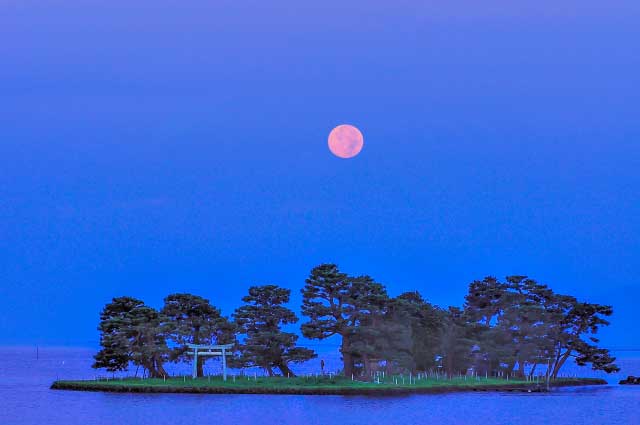 満月と宍道湖